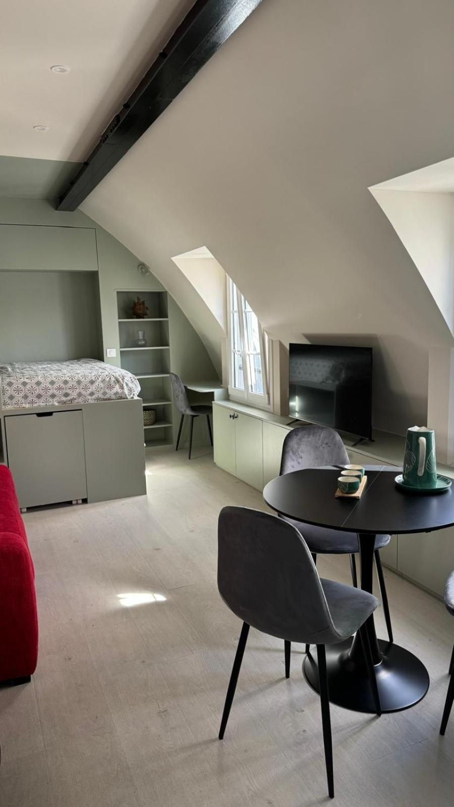 Renove Avec Vue Sur Les Toits De 7e Arrondissement * Parijs